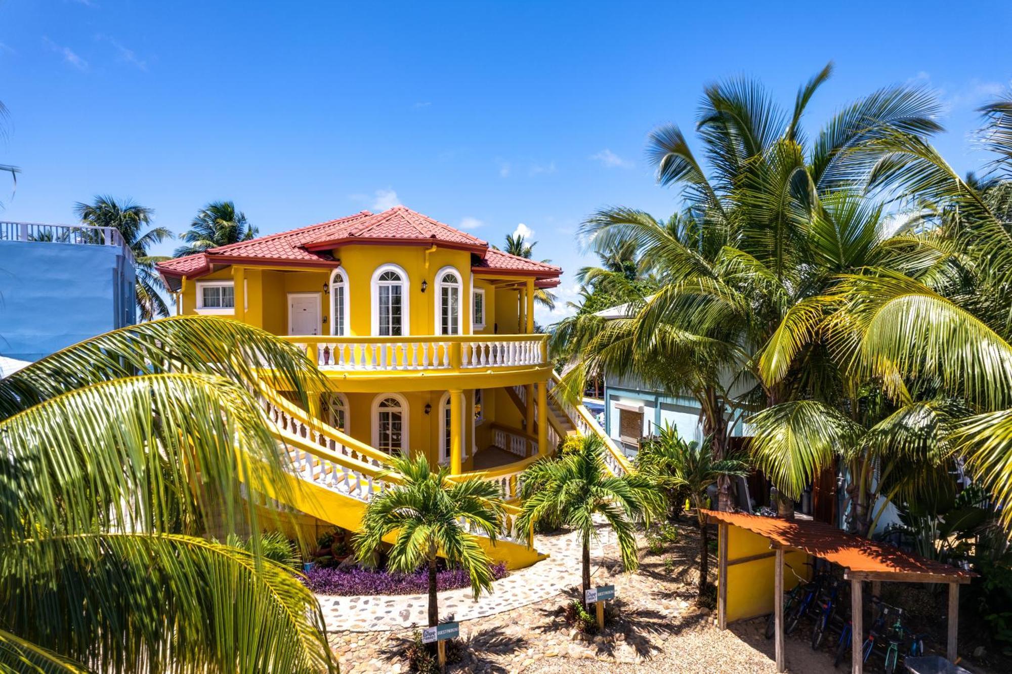 Blue Parrot Beach House And Villas Hopkins Exterior foto